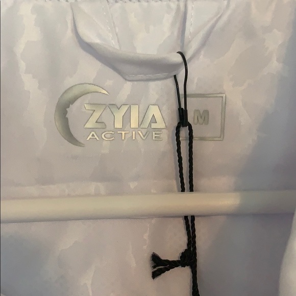 ZIYA- New with Tags! White zip up windbreaker! - Picture 2 of 9